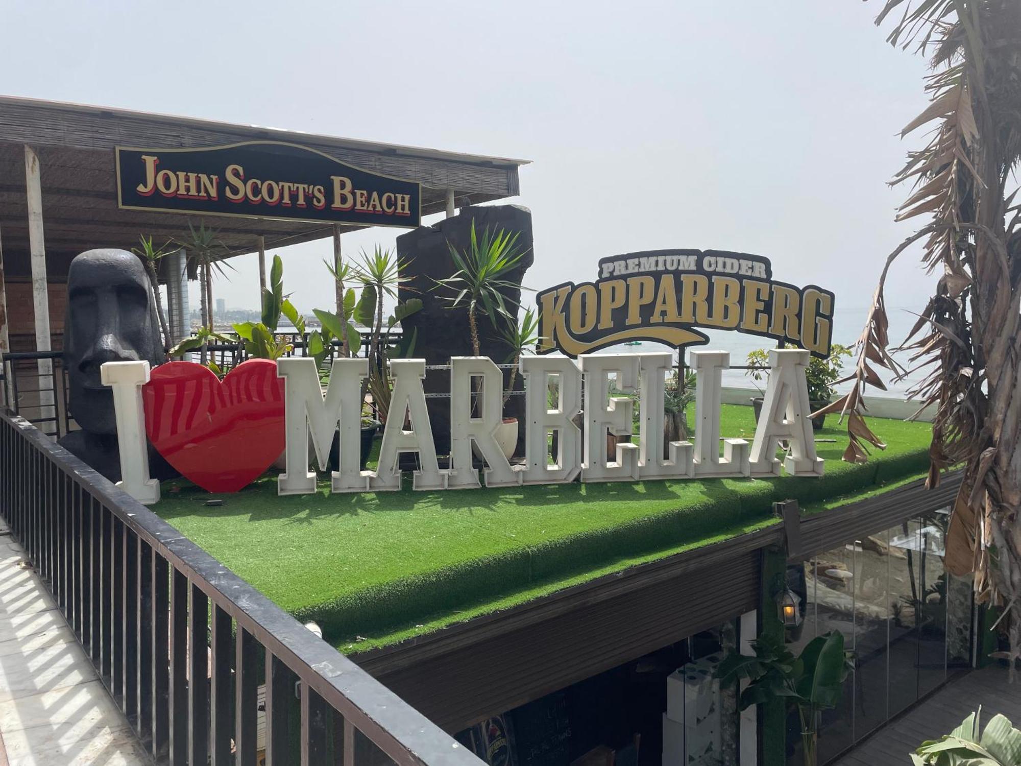Marbella Centre Beachfront & Pool Екстер'єр фото