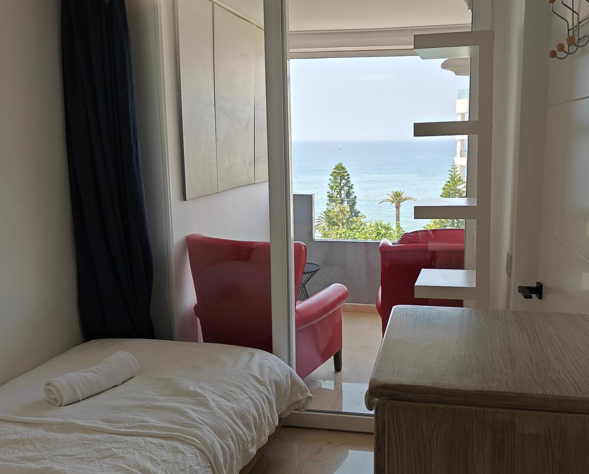 Marbella Centre Beachfront & Pool Екстер'єр фото